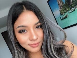 Photo de profil sexy du modèle CataliaN, pour un live show webcam très hot !