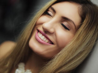 超ホットなウェブカムライブショーのためのチャットレディ、ClaireDaniellsのセクシープロフィール写真