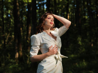 Picture of the sexy profile of Iohana, for a very hot webcam live show !