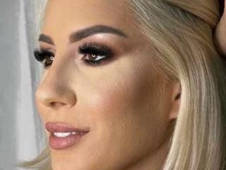 Picture of the sexy profile of LannieIsBack, for a very hot webcam live show !