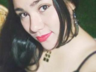 Picture of the sexy profile of LinnaDaring, for a very hot webcam live show !