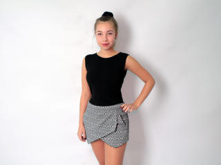 Photo de profil sexy du modèle LiyaDiamond, pour un live show webcam très hot !