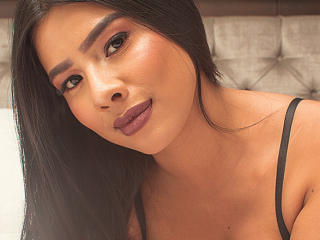 Picture of the sexy profile of MilaQu, for a very hot webcam live show !