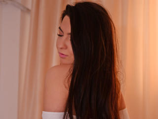 BabeZonda - Live chat intime avec une Incroyable jeune jeune model bien roulée en bonne condition physique  