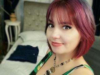 DilaDreams - Cam sex avec cette Femmes au physique esthétique sur la plateforme Xlove 